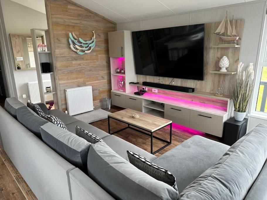 Modern With Amazing Views Holiday home